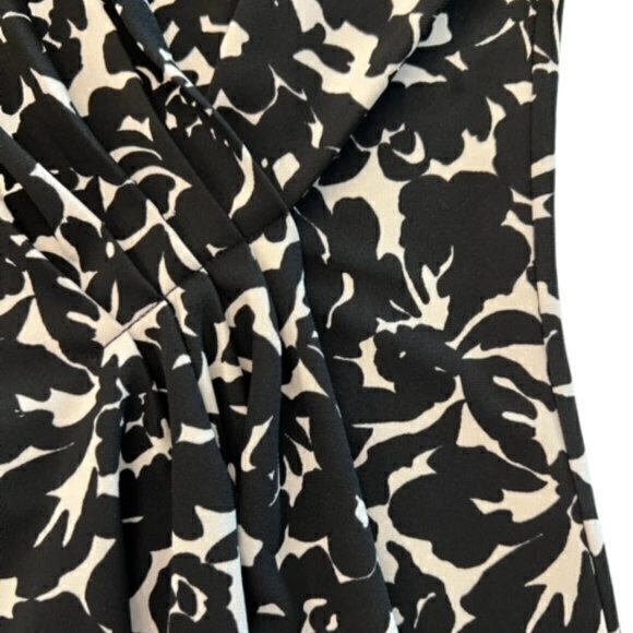 Michael‎ by Michael Kors Women’s S Black Ivory Floral Sleeveless Top Draped Wrap - Picture 3 of 9